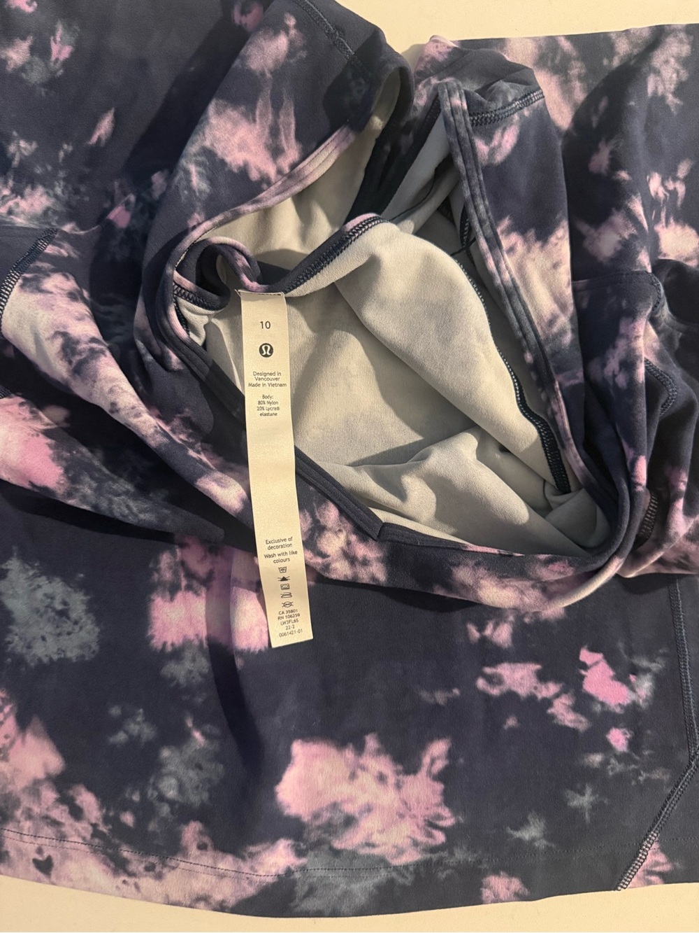 lululemon athletica Tie-Dye Scoop Crop Top in Navy and Pink - Picture 4 of 4